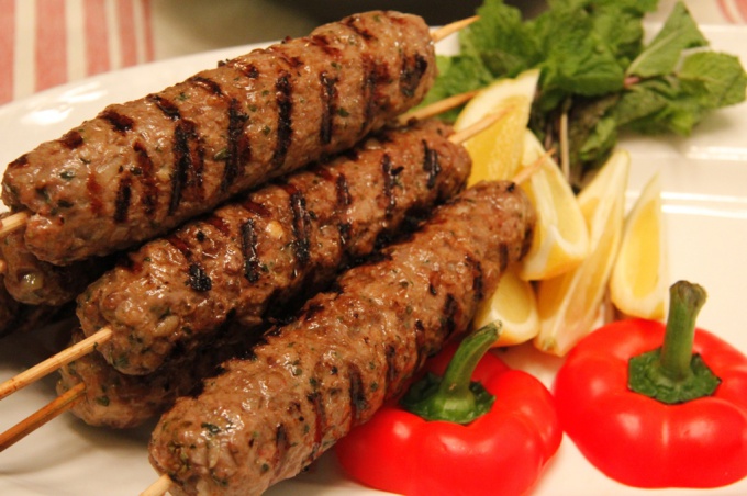 Lulia-kebab: ความลับของการทำอาหาร