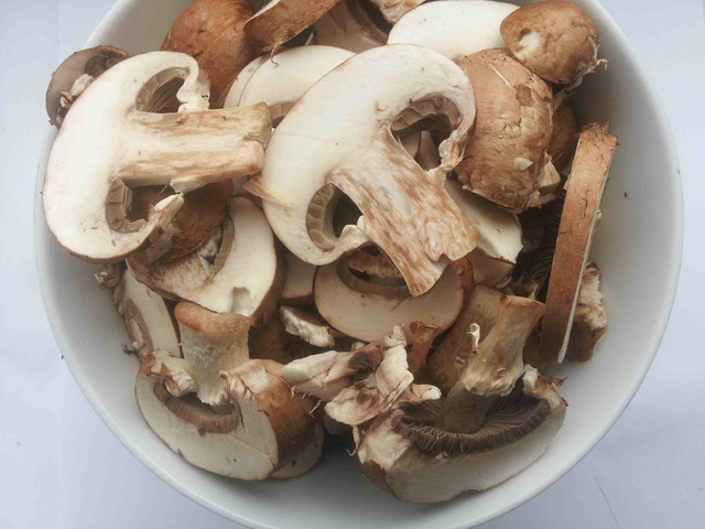 Champignons หั่นบาง ๆ