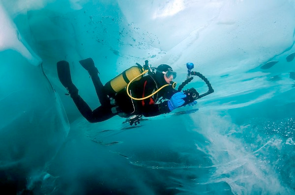 ดำน้ำที่ Baikal ในฤดูหนาว